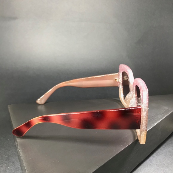 🆑 Square Sunglasses in Yellow and Pink - Picture 4 of 8